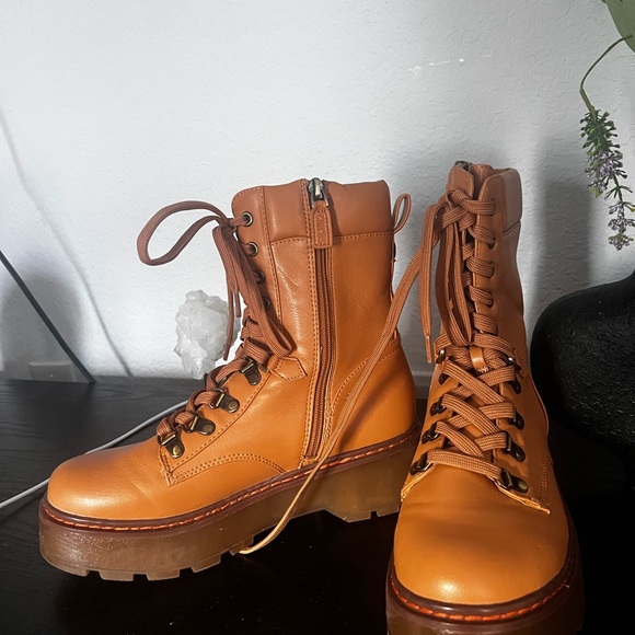 Sam Edelman chunky camel color boot - Picture 1 of 4